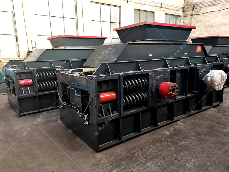 時(shí)產(chǎn)100噸瓜米石對(duì)輥制砂機(jī)多少錢(qián)? 時(shí)產(chǎn)100噸瓜米石對(duì)輥制砂機(jī)多少錢(qián)?