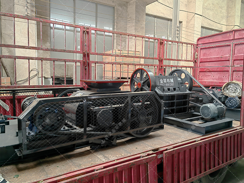 大塊煤矸石直接喂料會(huì)損壞設(shè)備?狼牙齒輥為何敢承諾'來者不拒'? 大塊煤矸石直接喂料會(huì)損壞設(shè)備?狼牙齒輥為何敢承諾'來者不拒'?